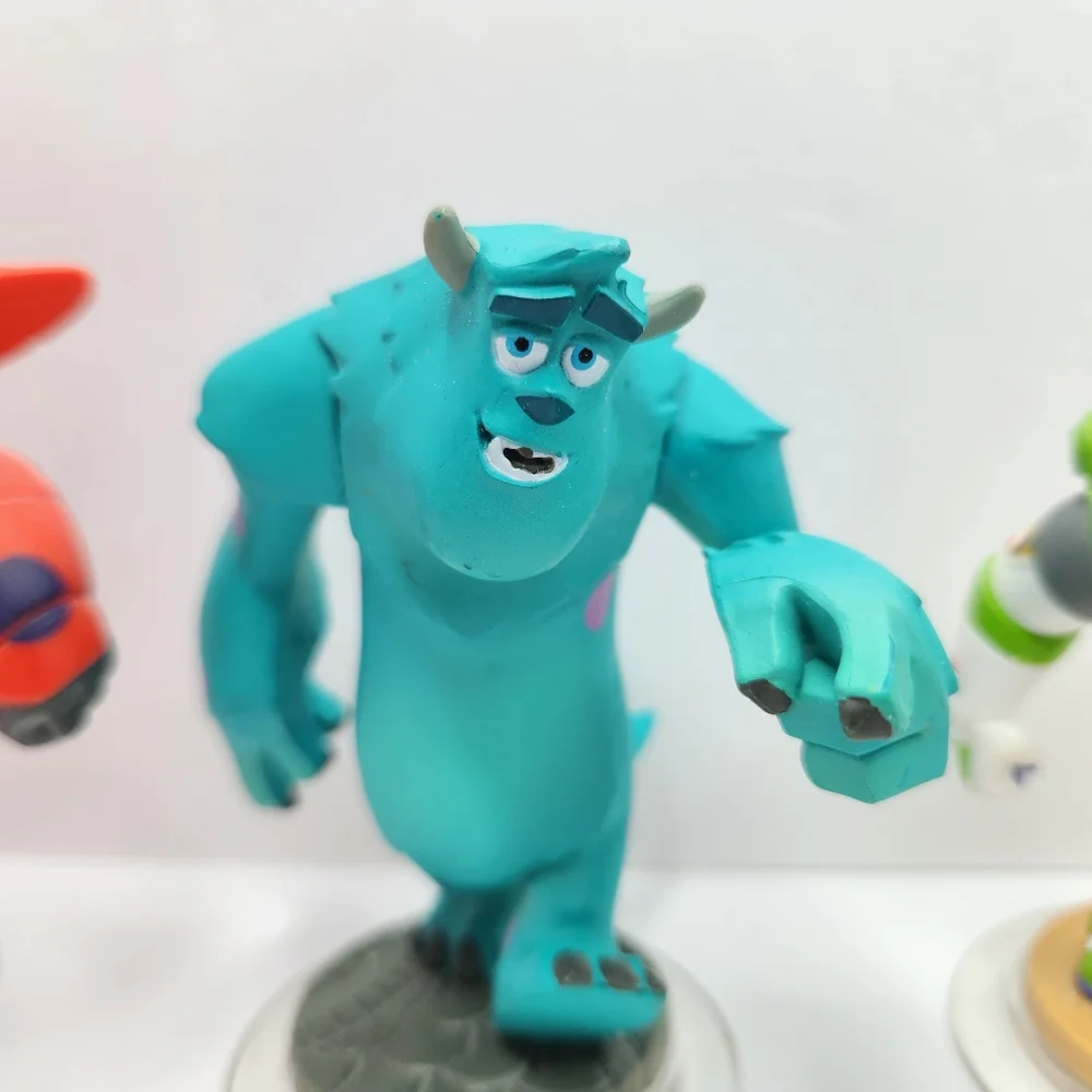 Disney Infinity 1.0 2.0 Lot Of 6 Characters  and Extras